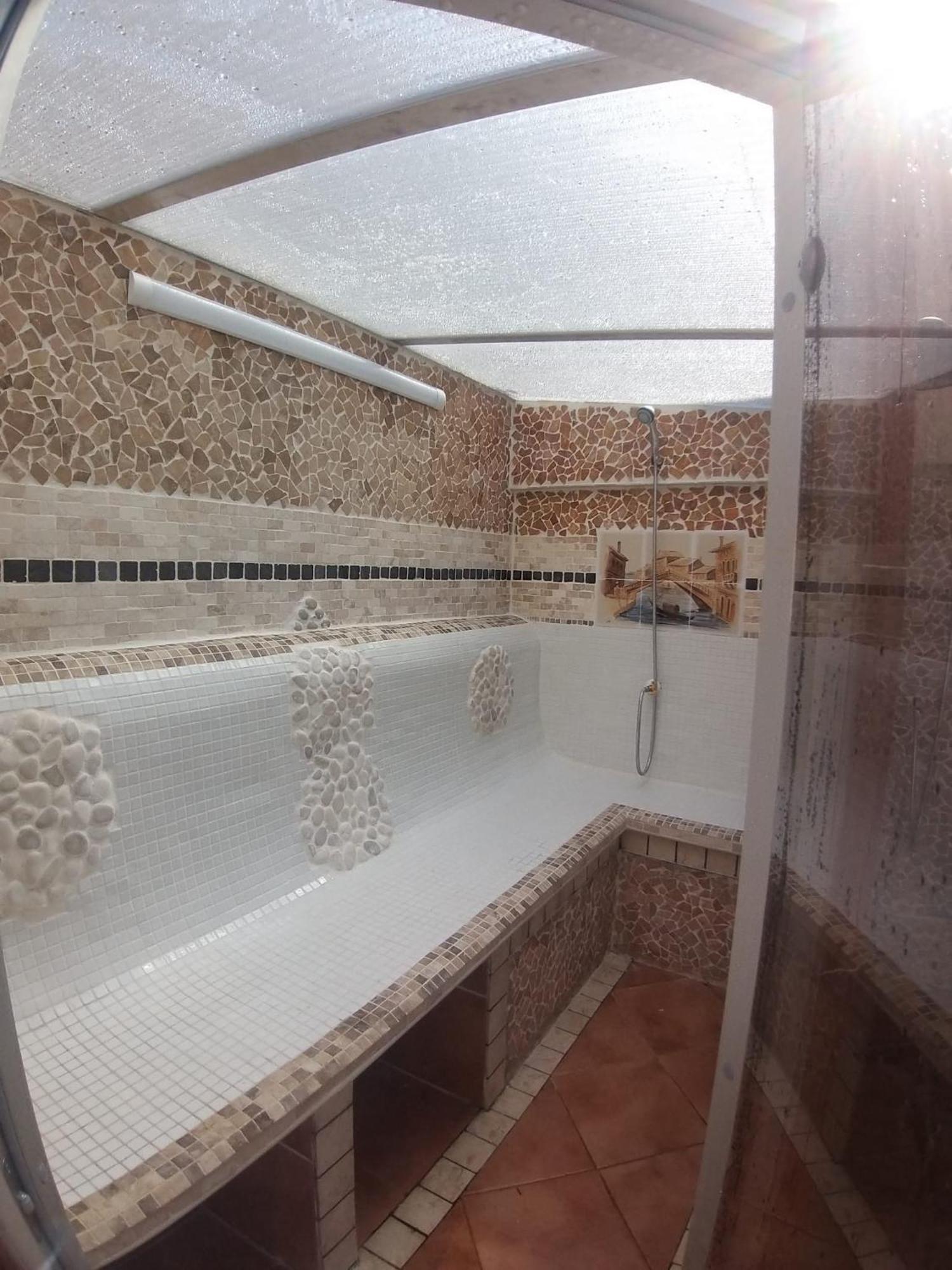 Tienda Linda Hotel La Pobla de Vallbona Bagian luar foto